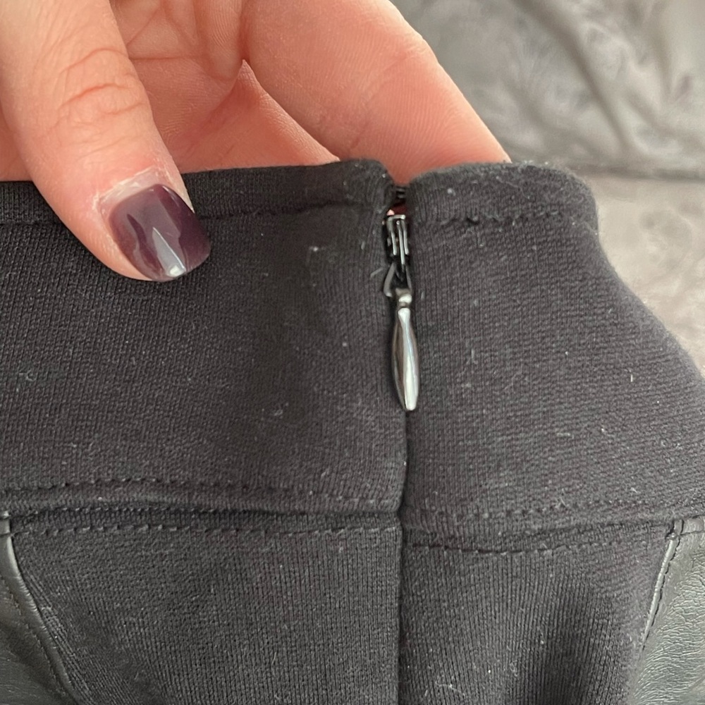 Barely Worn Stylish & Flattering Michael Kors Ski… - image 4